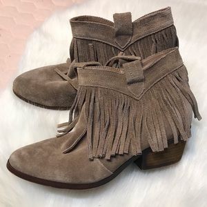 Restricted ⚜️ Suede Leather Fringed Booties